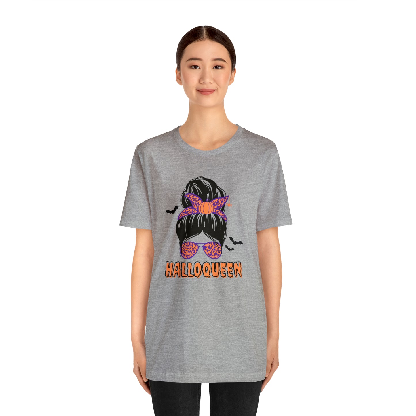 Halloqueen T-shirt - Short Sleeve Tee - Halloween Fashion