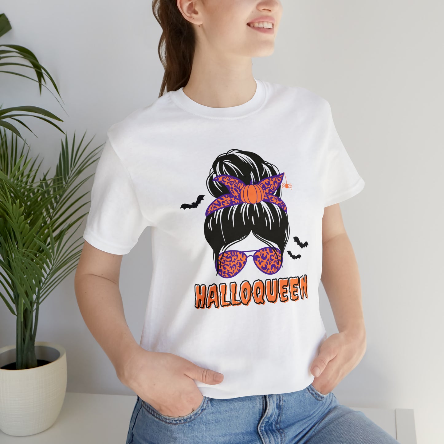 Halloqueen T-shirt - Short Sleeve Tee - Halloween Fashion